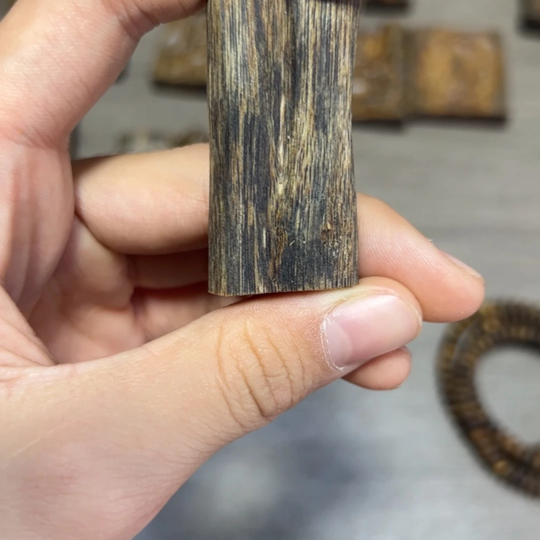 沉香木吊坠糖结牌牌7克