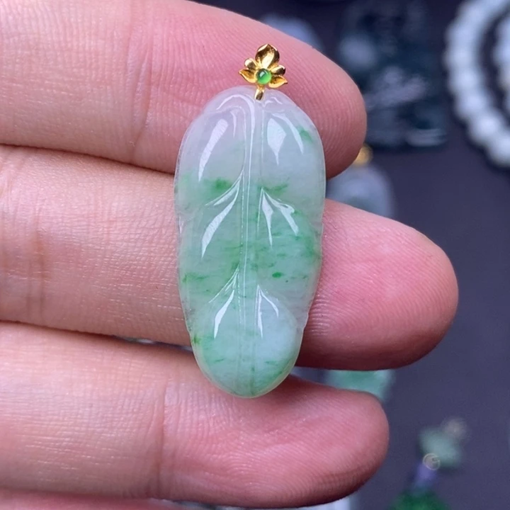 翡翠18K金镶嵌颈饰天然缅甸翡翠A货