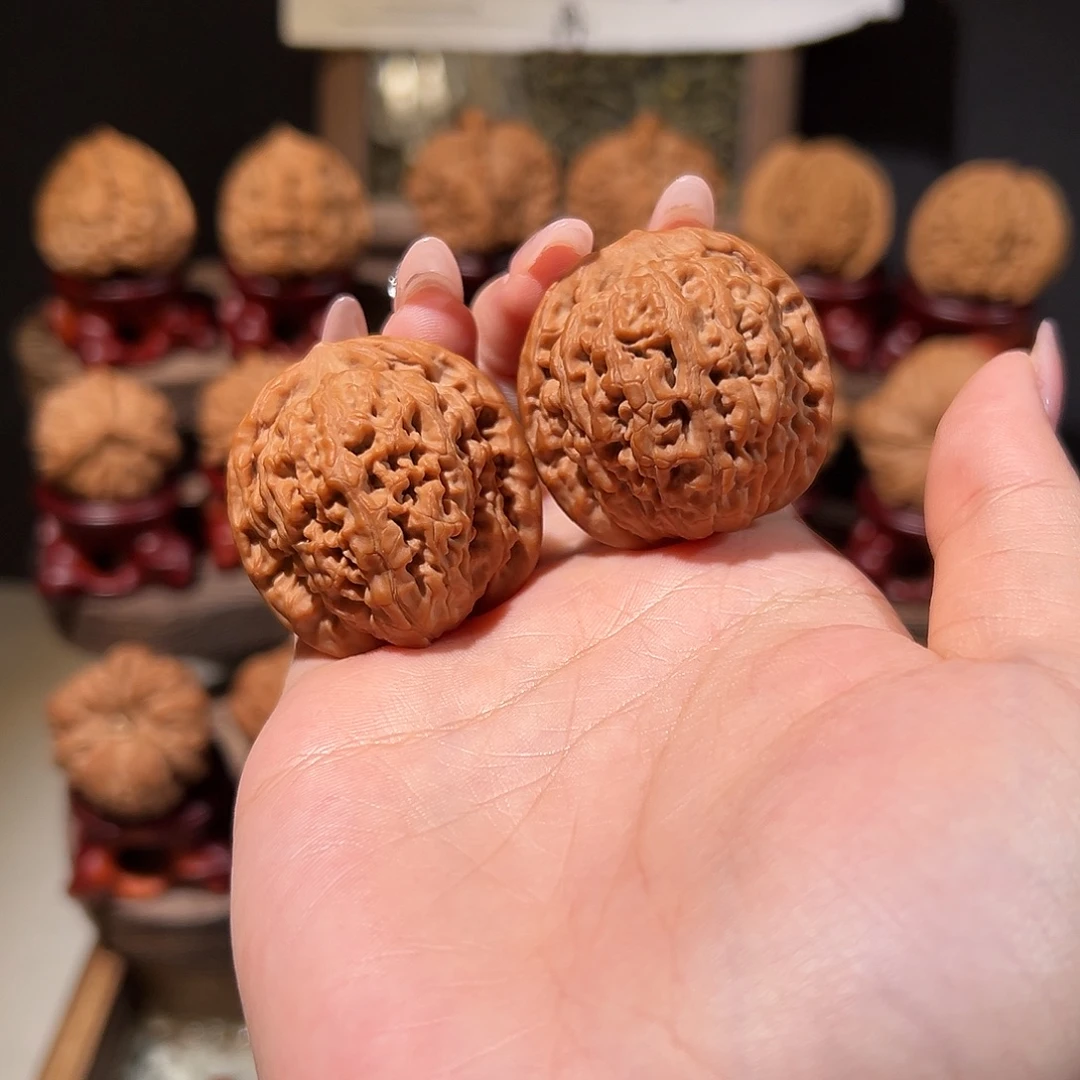 文玩核桃把件原树全品莲花