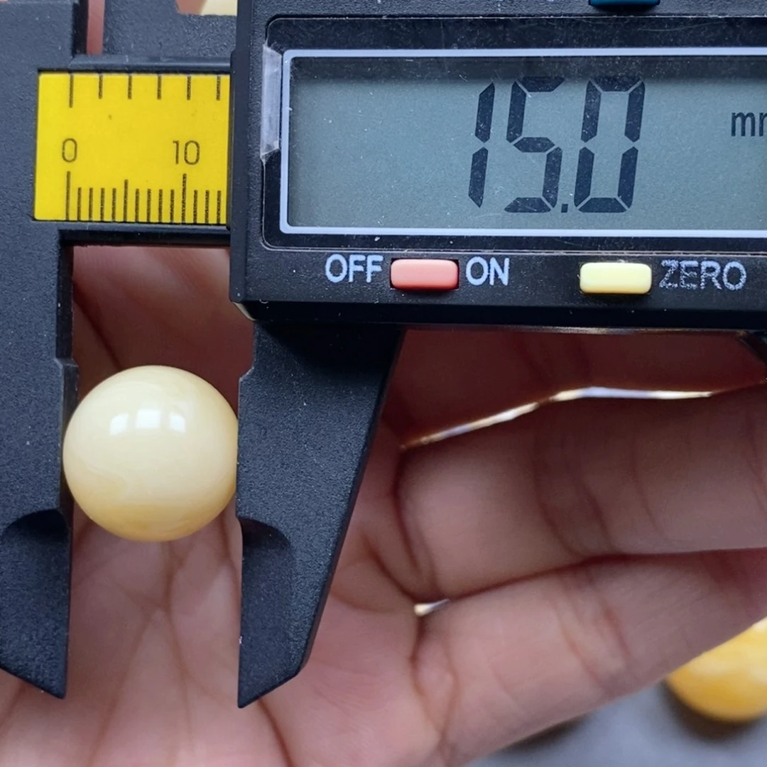 蜜蜡未镶嵌珠宝奇石