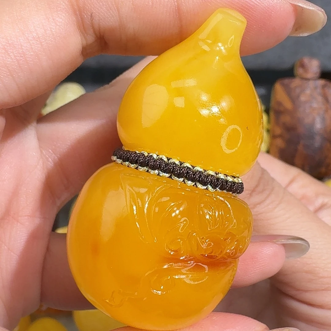 乱***米裸石琥珀未镶嵌我