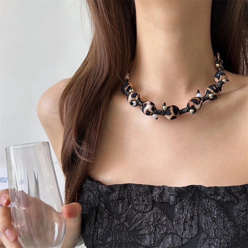 合金布艺项链 X5999-1豹纹珠珠项链时尚百搭复古小众欧美拼接