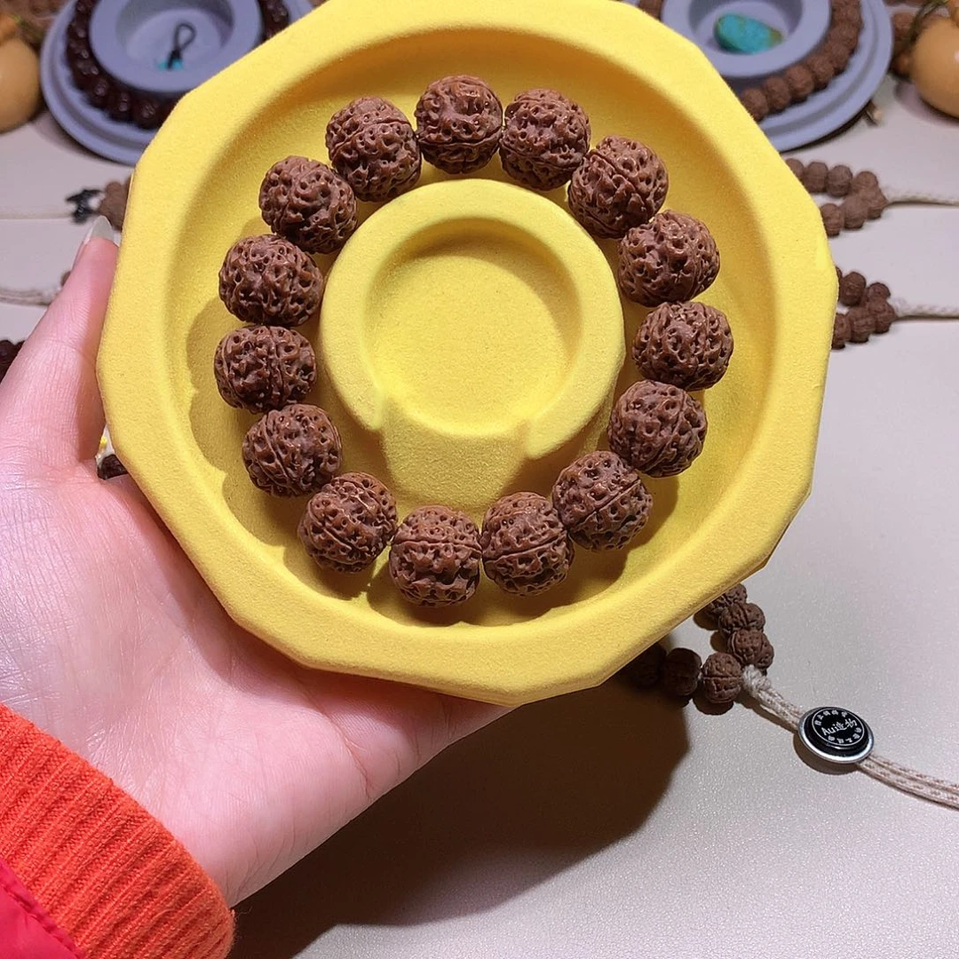 吊坠文玩核桃原生态蜂王大金刚