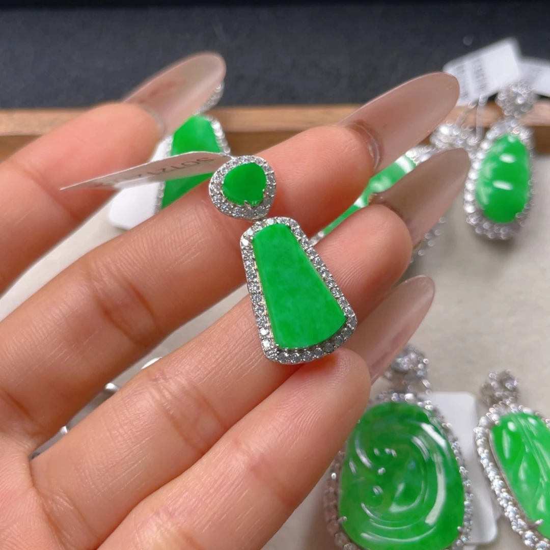 翡翠颈饰银S925镶嵌翡翠