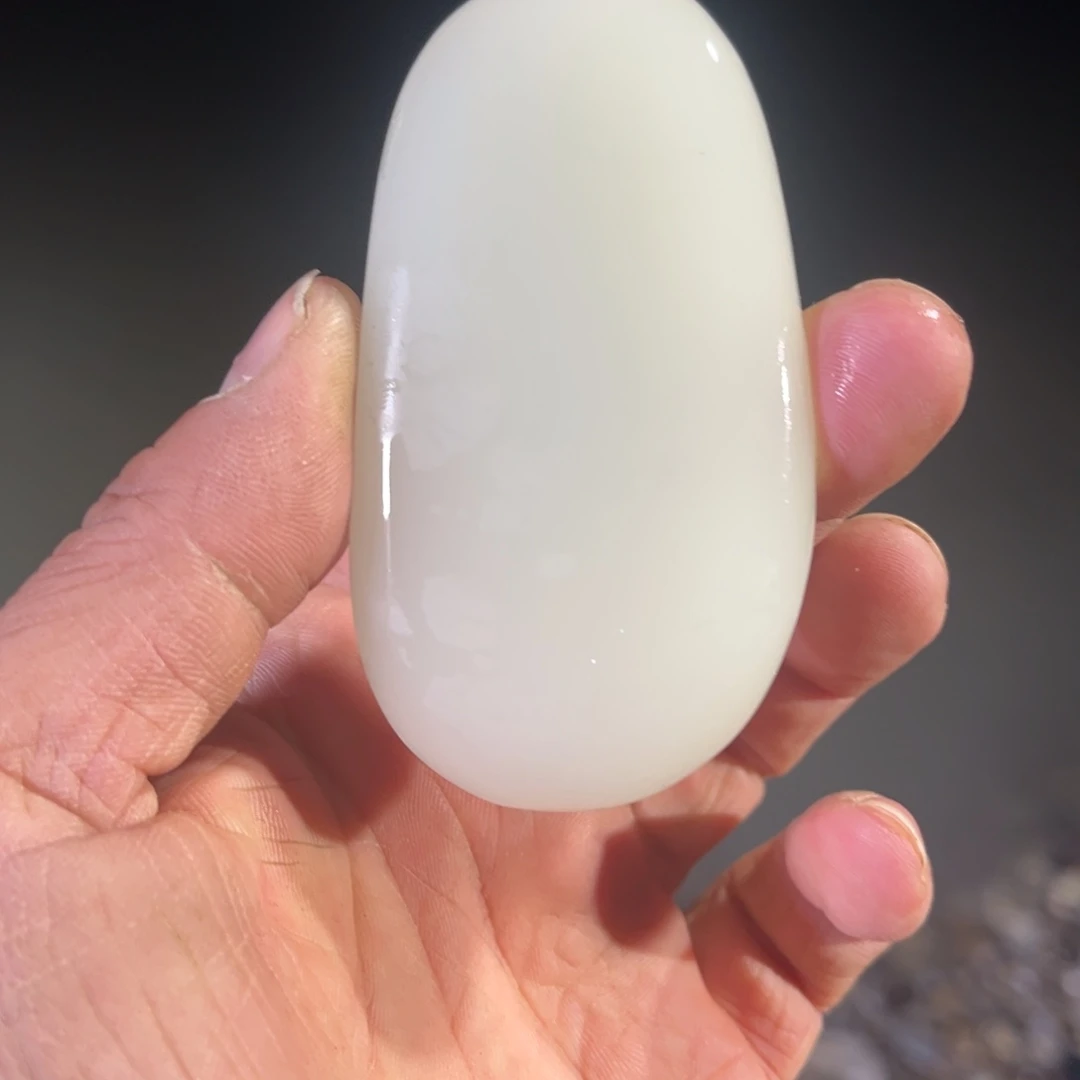 和田玉（糖玉）未镶嵌珠宝奇石