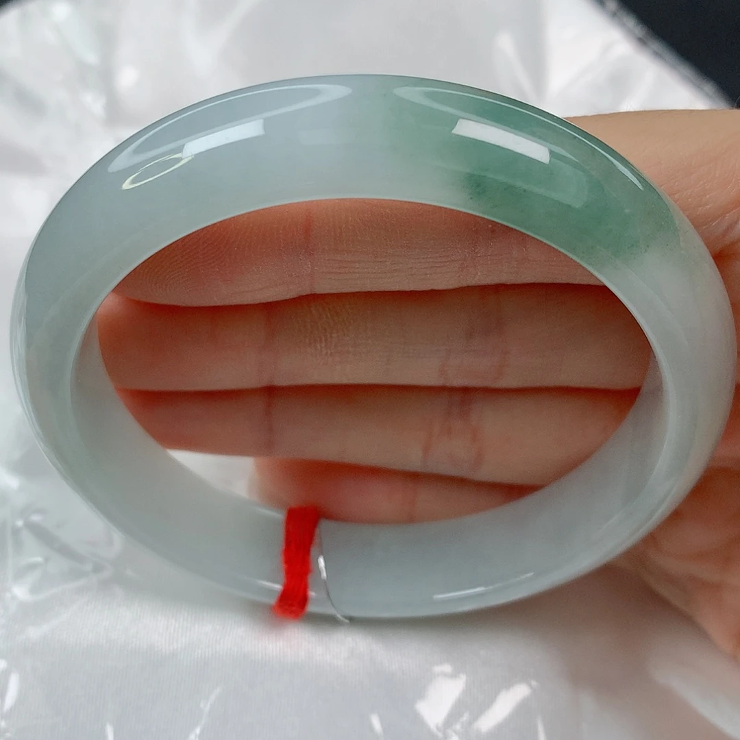 未镶嵌手镯翡翠59.7正圈，飘绿细腻，020