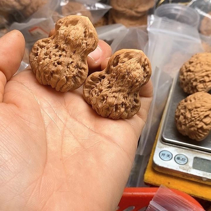 桃核把件小*虎官帽葫芦