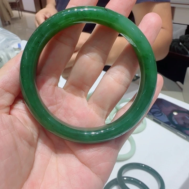 未镶嵌手镯和田玉651