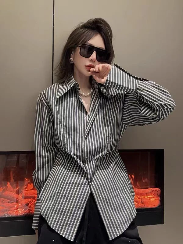 气质条纹衬衫女外穿2025春季新款别致显瘦收腰衬衣翻领开衫上衣女