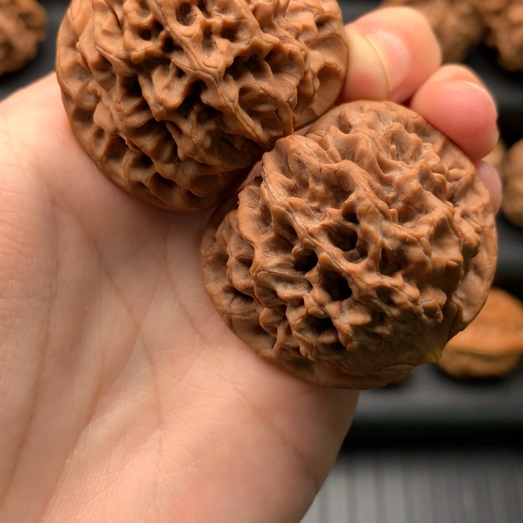 雾***川文玩核桃吊坠秦闷黄尖不退换