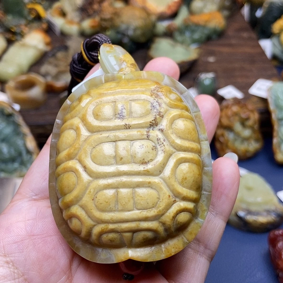 小***虞未镶嵌岫岩河磨玉（透闪石质玉）珠宝奇石