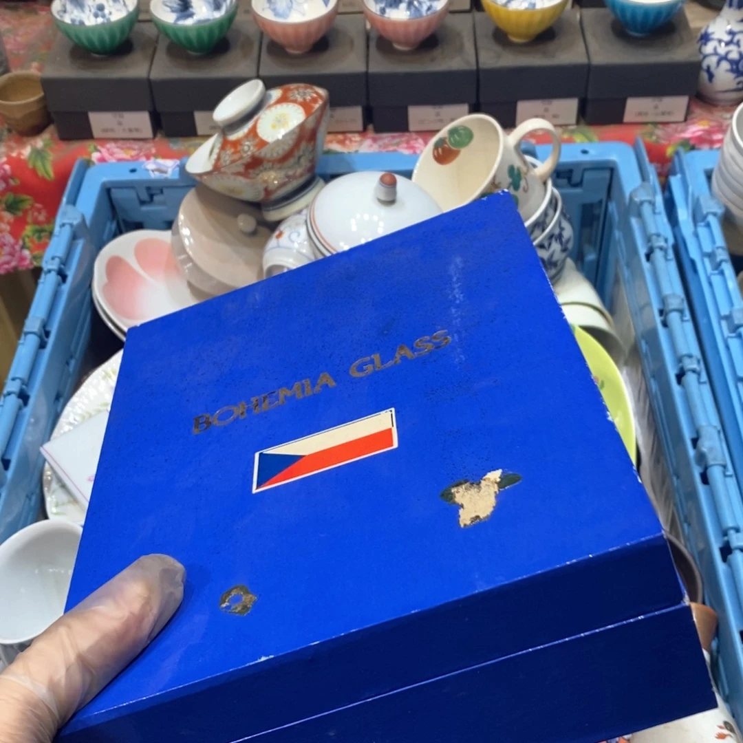 瓷片阳厨房叮叮当当的等待