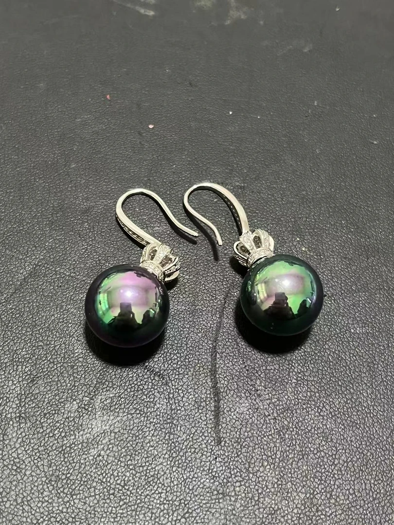 收藏级轻奢时尚气质简约精致耳饰FDM25168