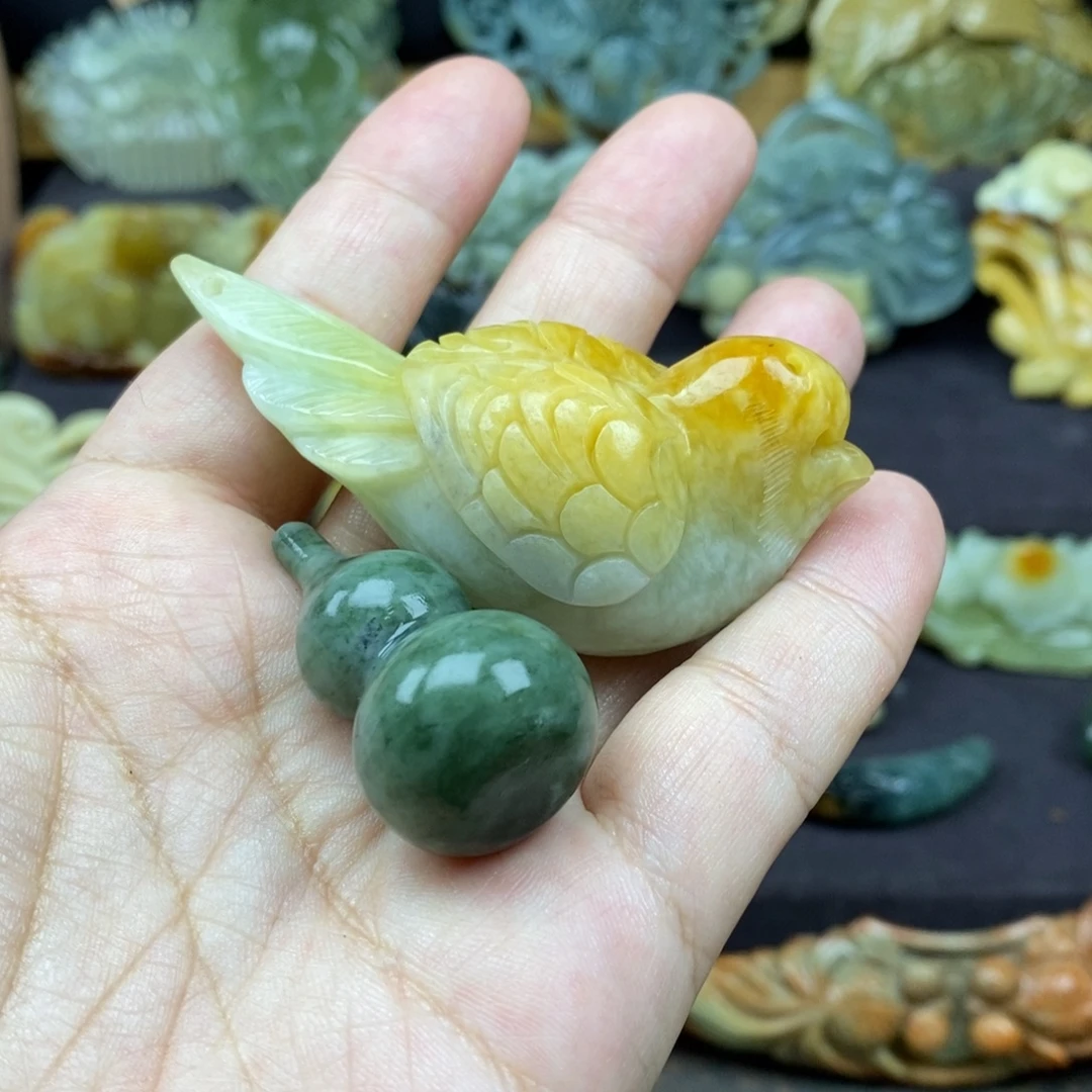 蛇纹石玉未镶嵌吊坠(赠链)微瑕