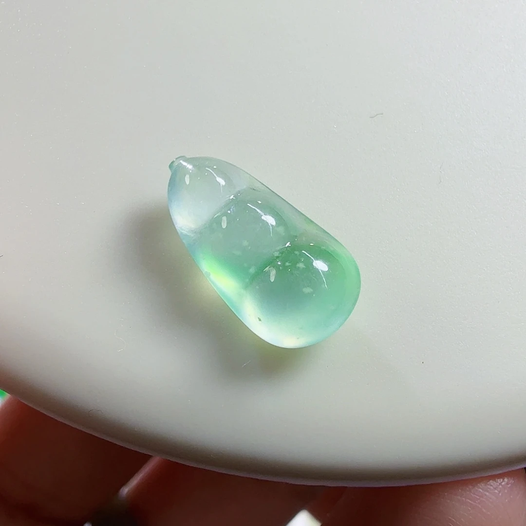 翡翠未镶嵌颈饰力力推！木纳豆子