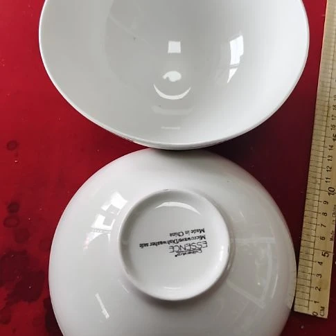 瓷片瓷片，各种摆件，均有瑕疵。沙锅！