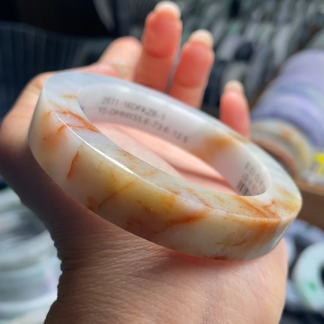 定制翡翠未镶嵌翡翠手镯