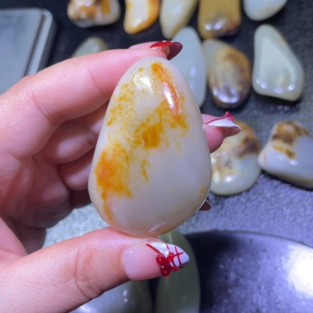【闪购商品】颈饰未镶嵌和田玉飞**鱼