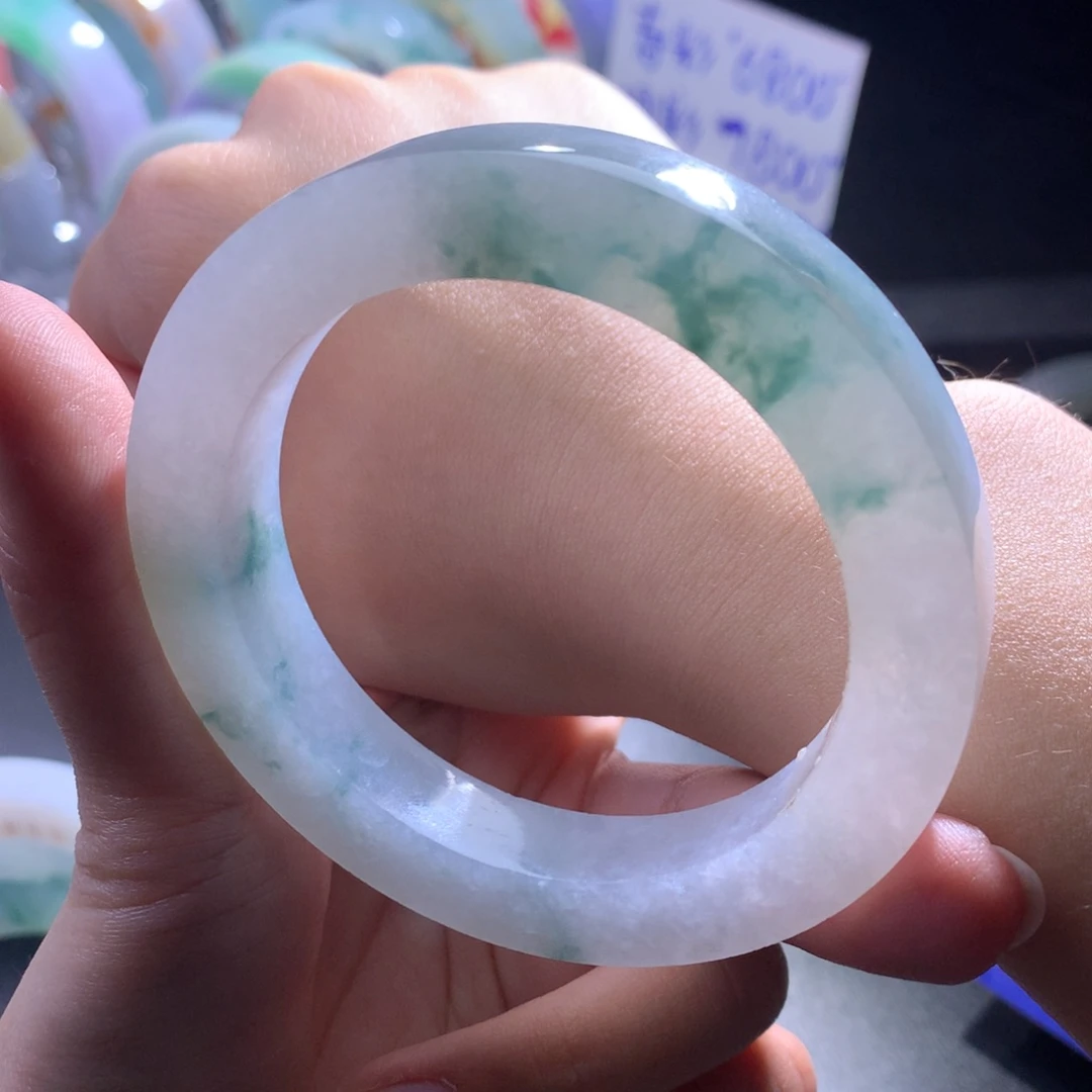 未镶嵌冰飘花翡翠手镯定制翡翠