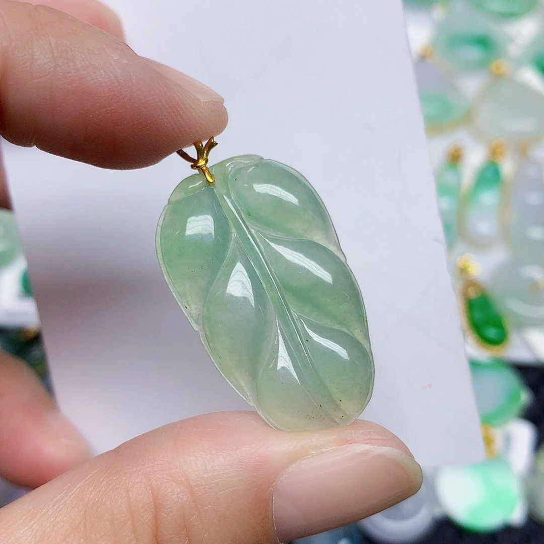 翡翠18K金镶嵌颈饰367788