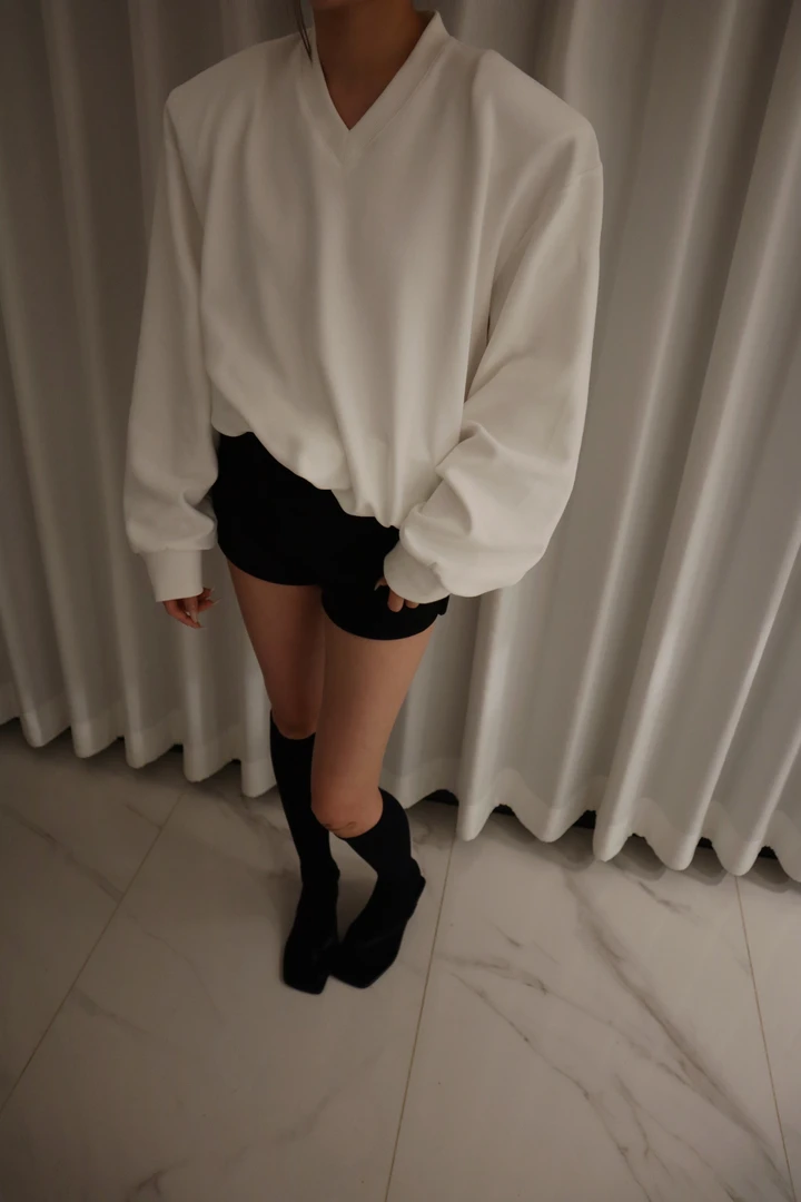 KIOKWANG//慵懒风 V领套头弧形袖宽松廓形垫肩长袖上衣男女