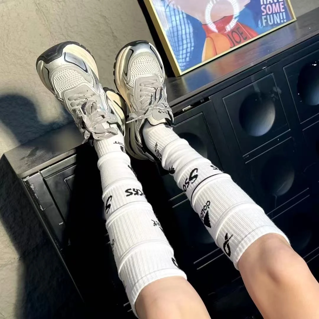 简约袜子百搭白色