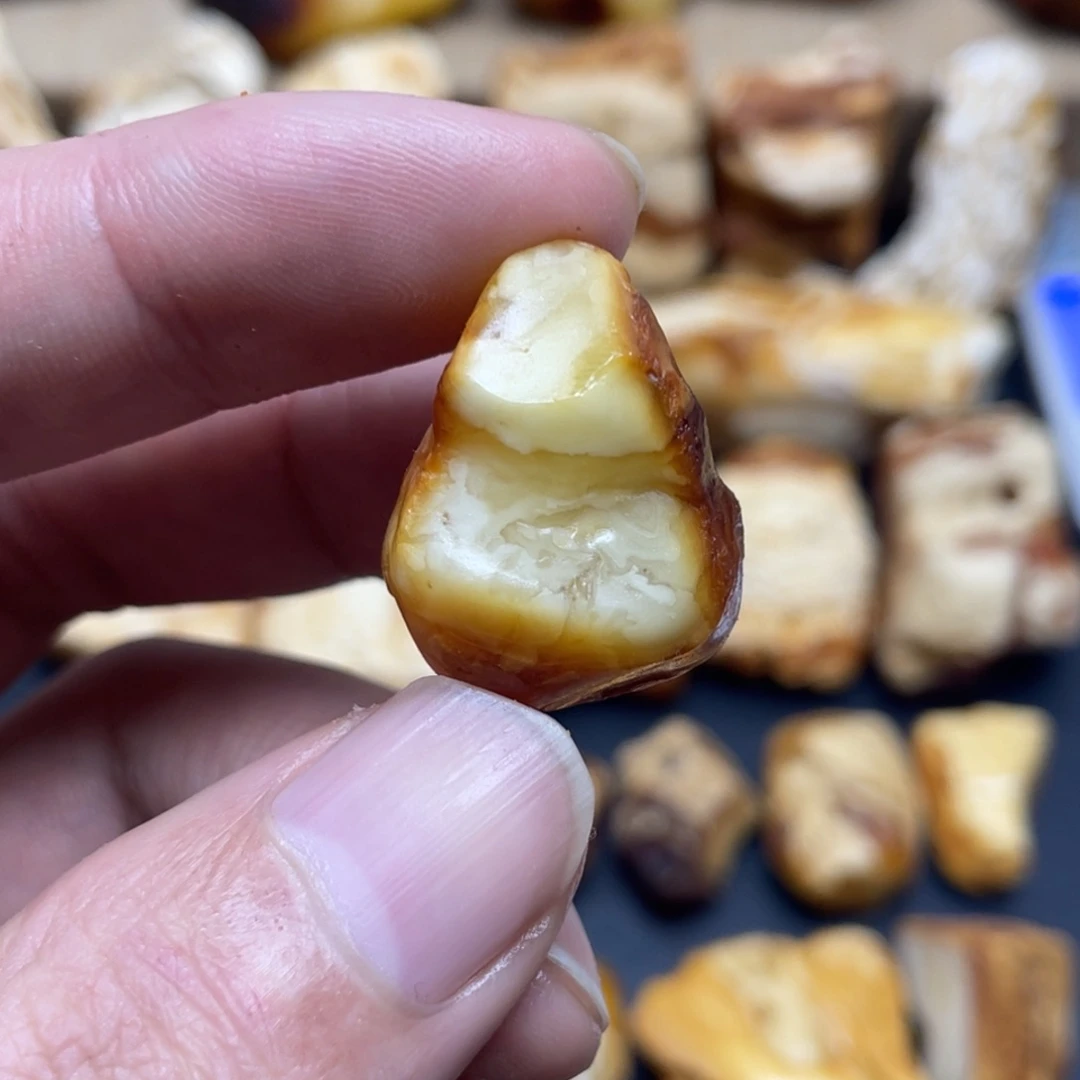 定制琥珀未镶嵌百*定制