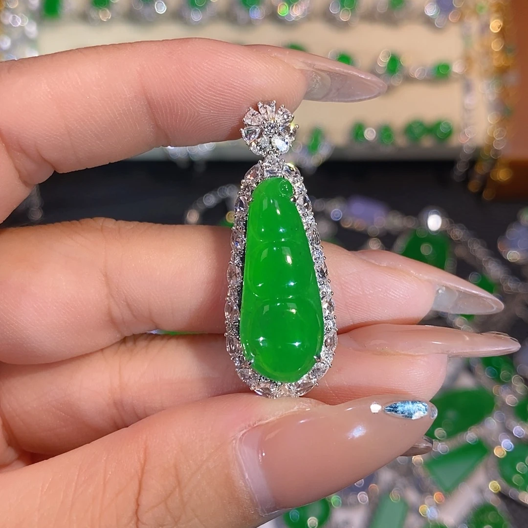 翡翠18K金镶嵌吊坠(不含链)福豆吊坠