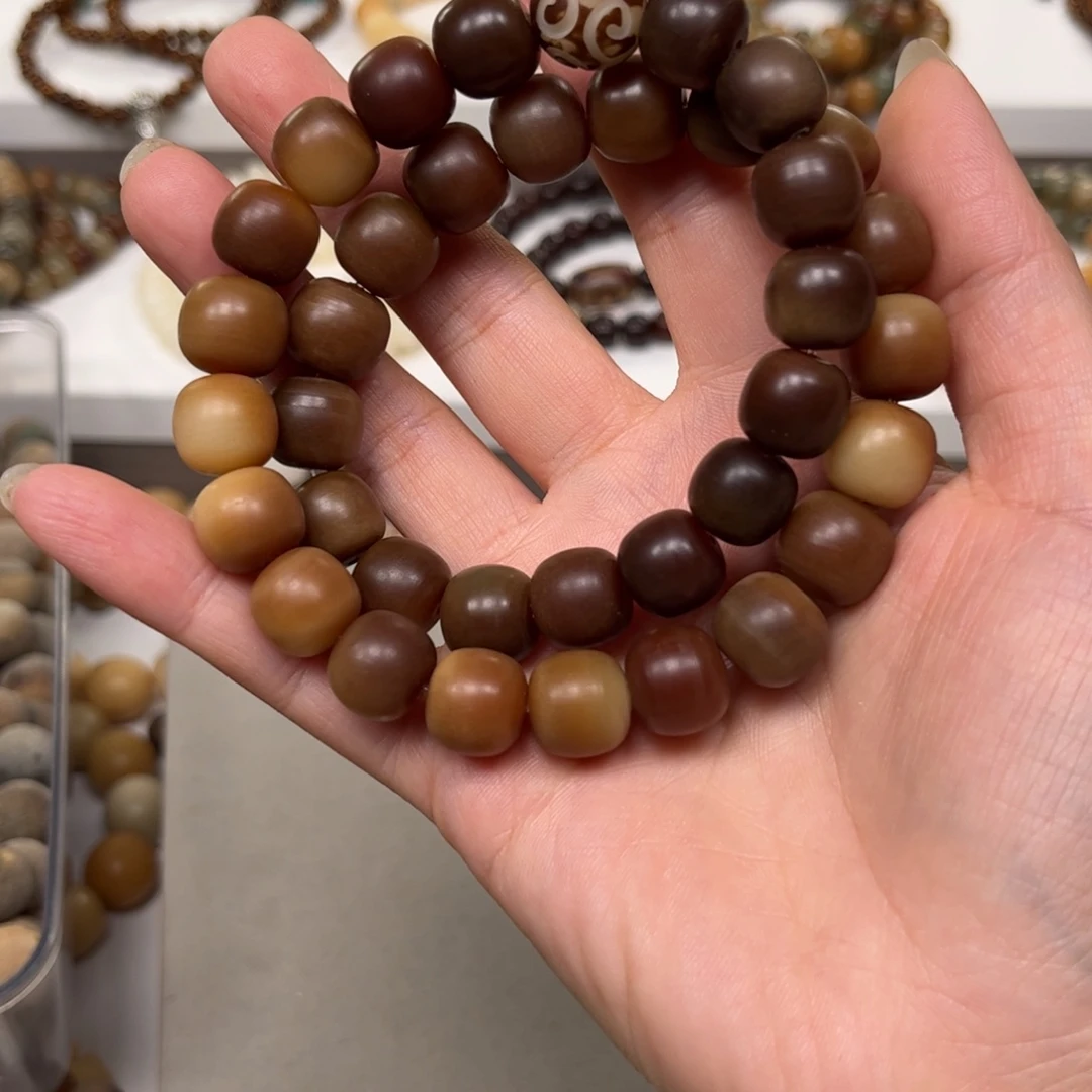 白玉菩提吊坠炫彩干磨卡12双圈一条