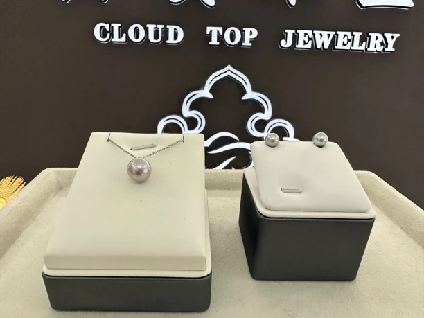 【老板娘礼物】设计款淡水铂金灰珍珠吊坠赠耳钉