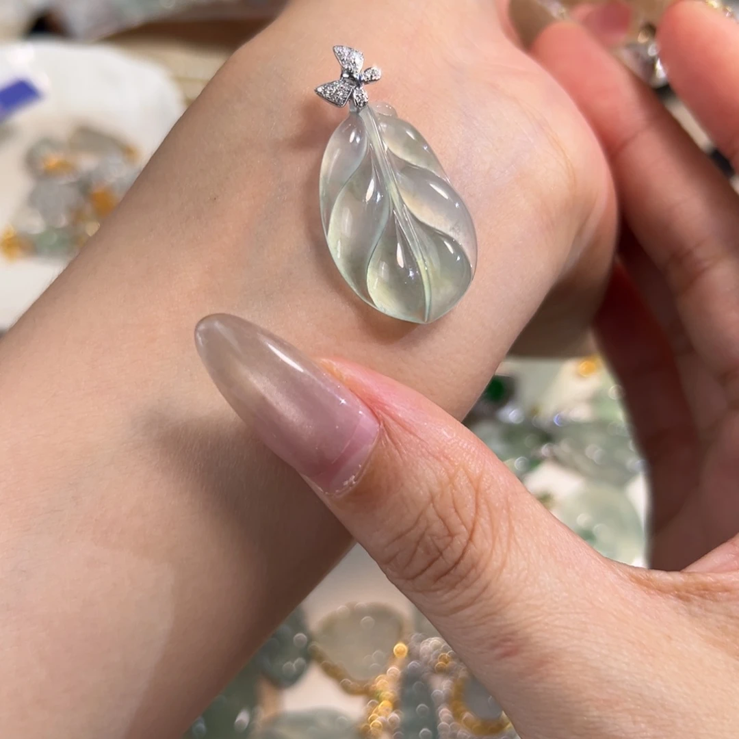 颈饰未镶嵌翡翠叶子
