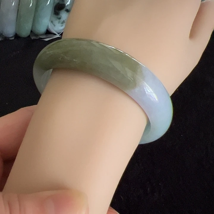 翡翠未镶嵌手镯编号88103圈口58.8