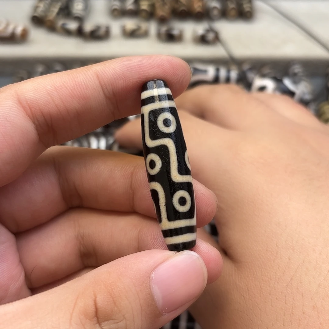 鲍***丽玛瑙/玉髓未镶嵌珠宝半成品