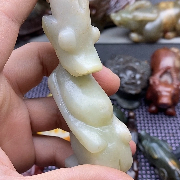 未镶嵌蛇纹石玉颈饰