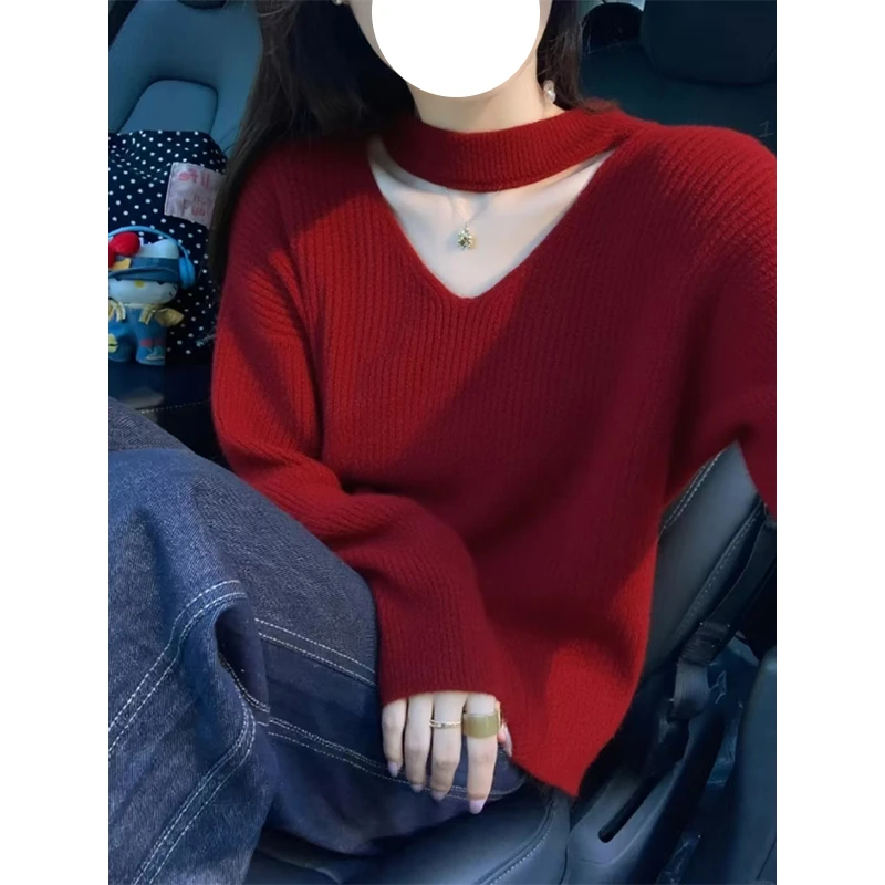 新年圣诞风设计感挂脖V领针织毛衣女秋冬季胖MM软糯内搭大码上衣