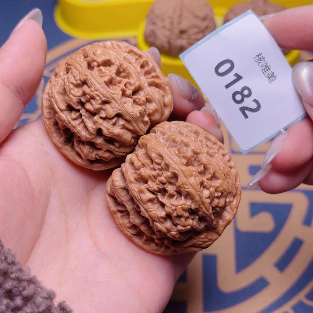 文玩核桃把件耍***硬粗筋45～0182