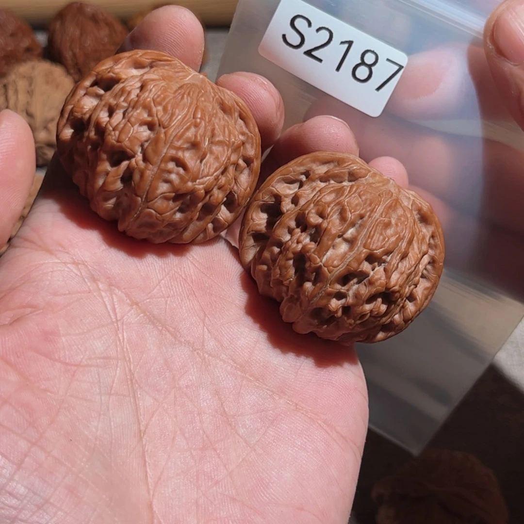 文玩核桃吊坠正磨