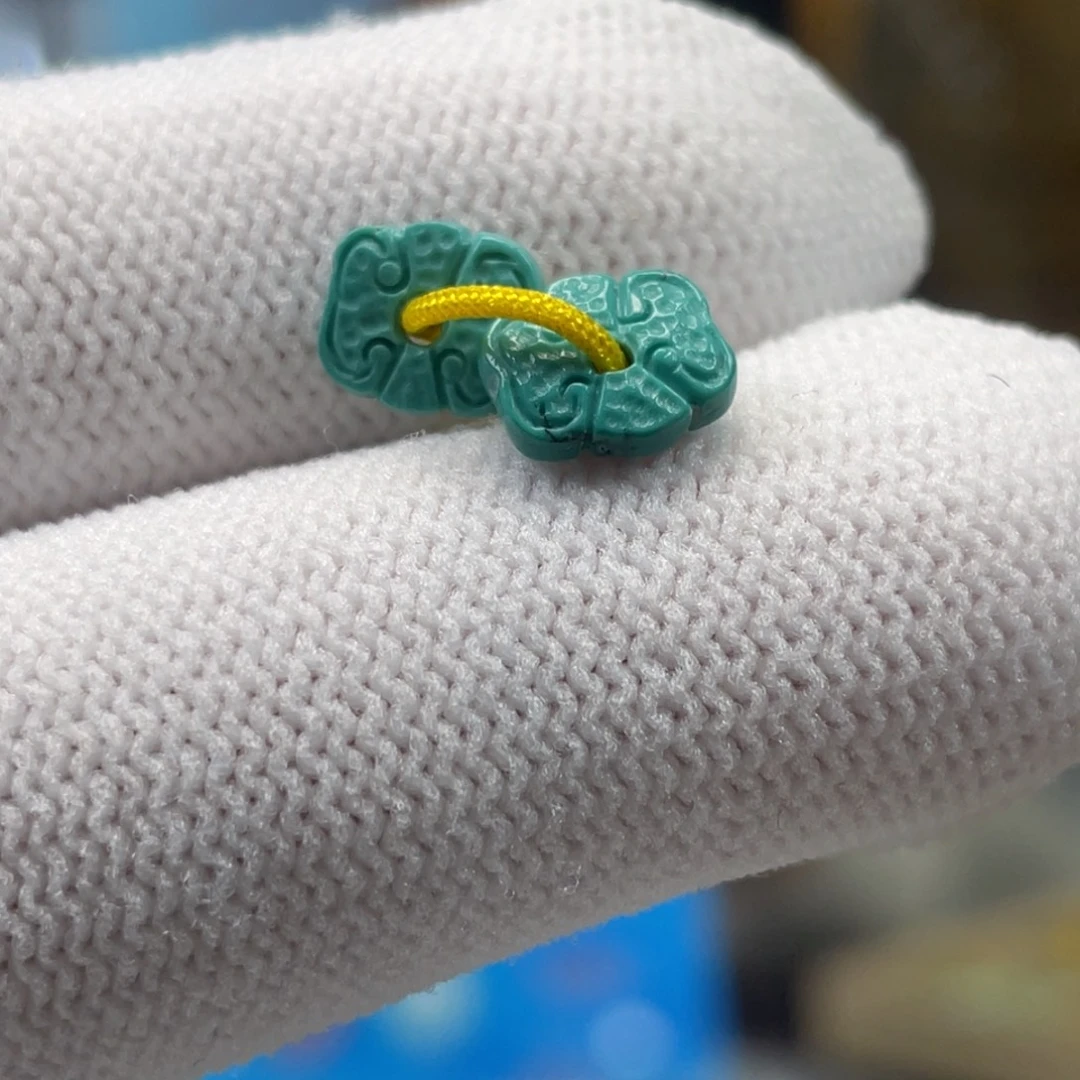 绿松石未镶嵌挂件