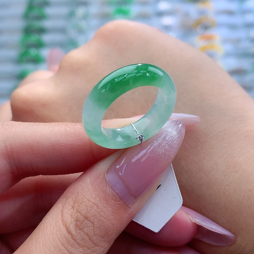 翡翠戒指未镶嵌天然