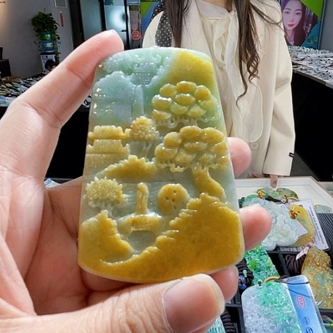 翡翠未镶嵌颈饰翡翠