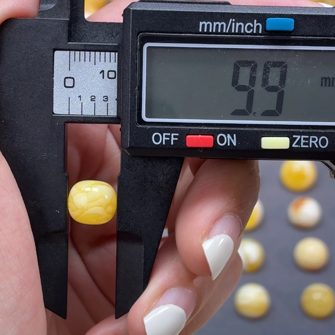 琥珀未镶嵌裸石焦皮9.9mm