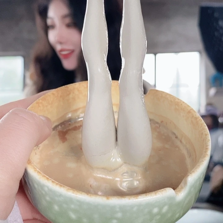 瓷片瑕疵福利美腿烟灰缸