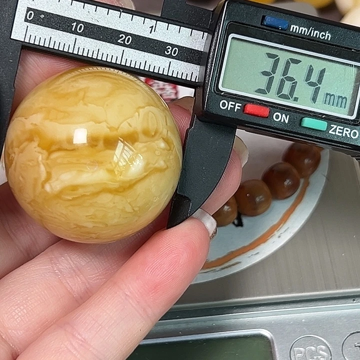 大****裸石蜜蜡未镶嵌2688