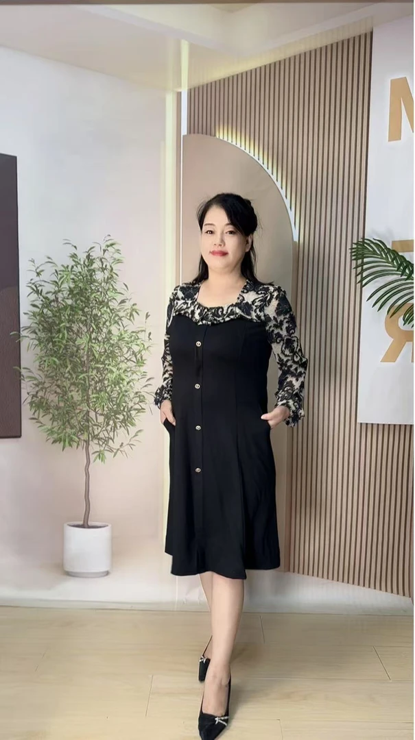 825方领拼接气质名媛法式连衣裙显瘦黑色轻奢长袖时尚百搭