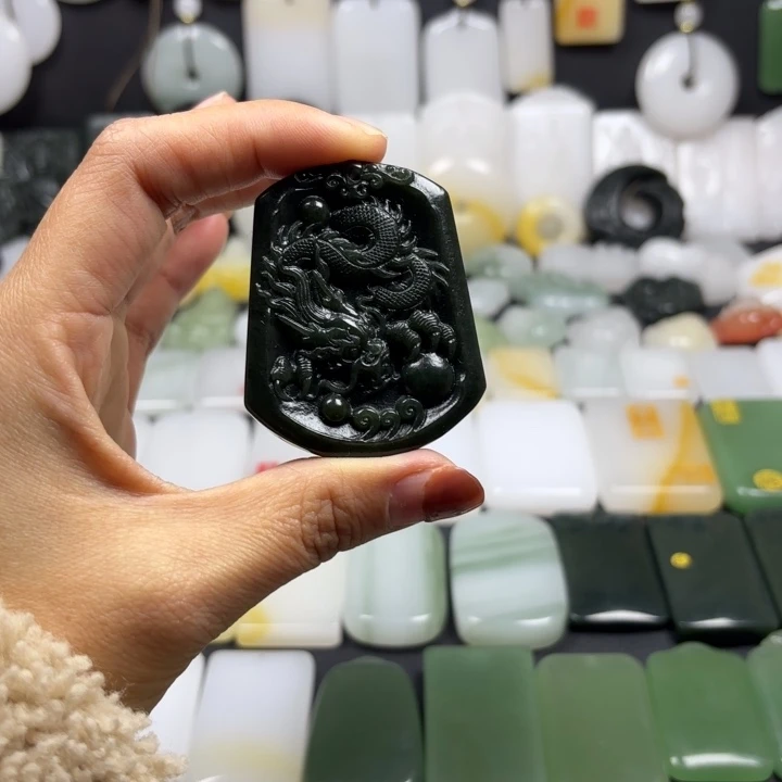 和田玉（青玉）未镶嵌颈饰