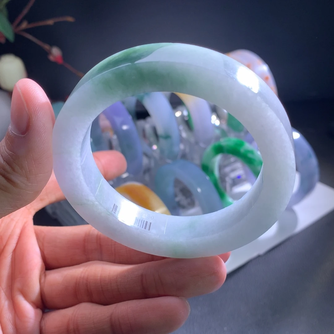 定制翡翠未镶嵌手镯