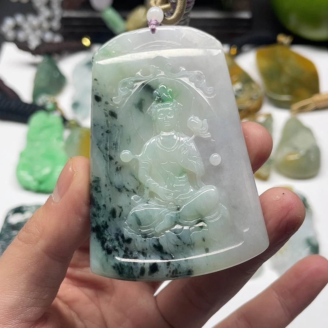 翡翠未镶嵌颈饰观音