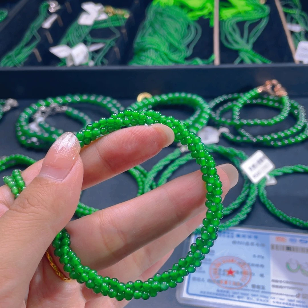 翡翠未镶嵌颈饰67877777677