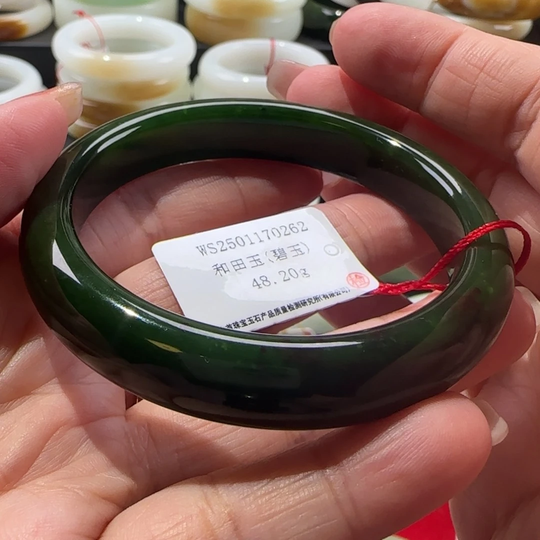 和田玉手镯未镶嵌