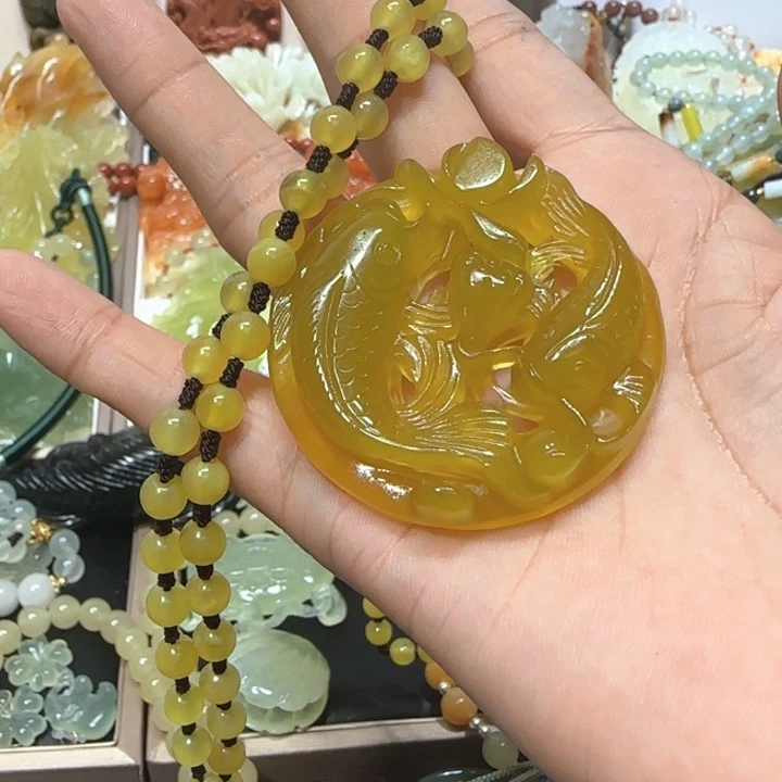 蛇纹石玉未镶嵌吊坠